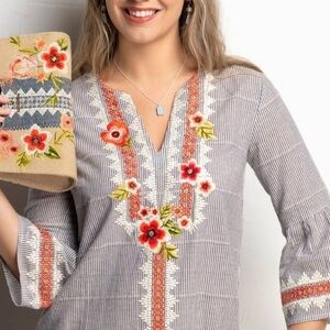 EUC Spartina 449- Embroidered Floral Kaftan. Size M